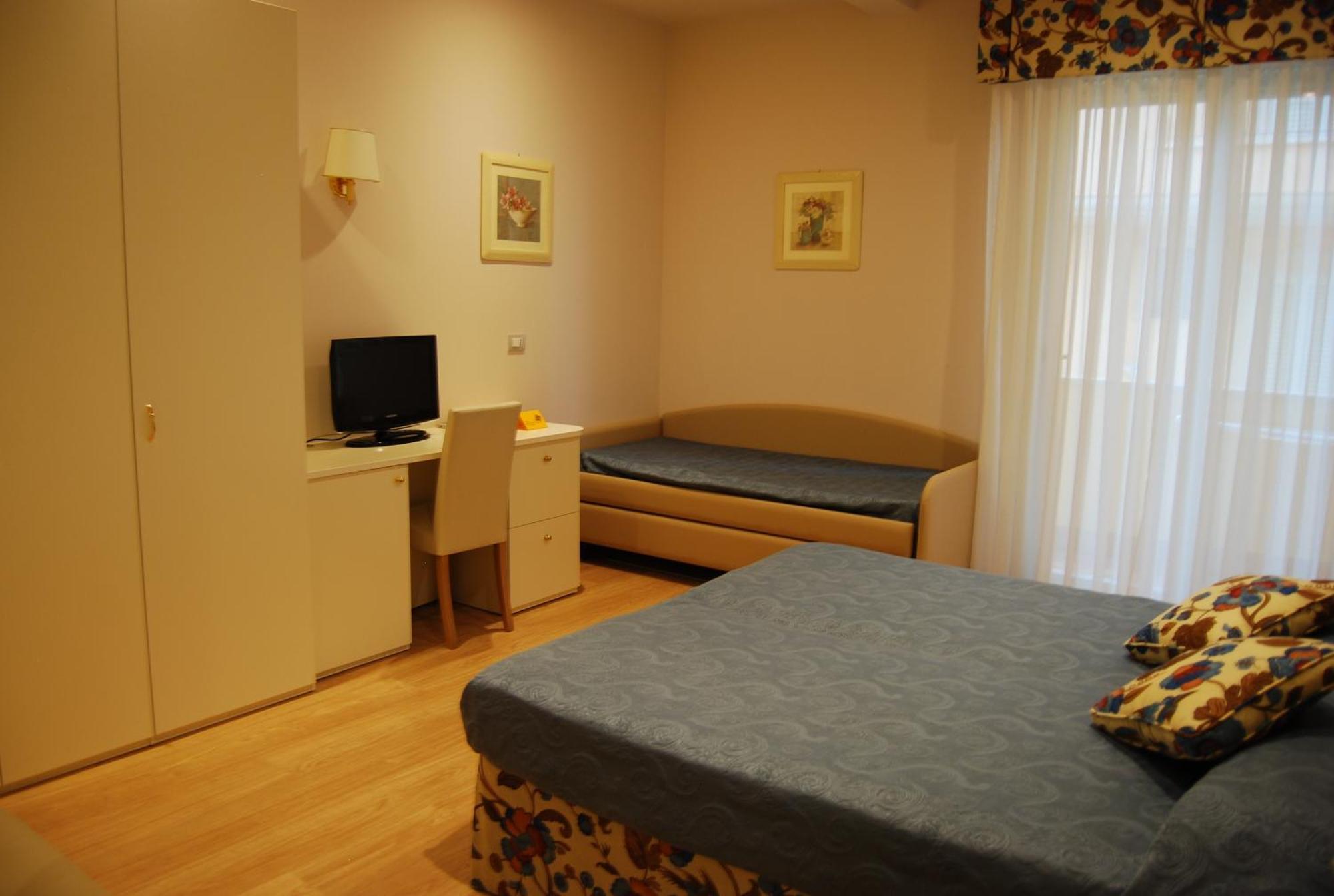 Hotel Bahia Сан-Бенедетто-дель-Тронто Экстерьер фото