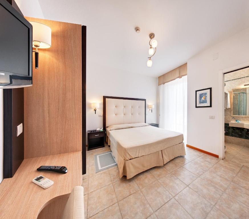 Hotel Bahia Сан-Бенедетто-дель-Тронто Экстерьер фото