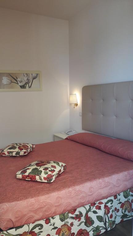 Hotel Bahia Сан-Бенедетто-дель-Тронто Экстерьер фото